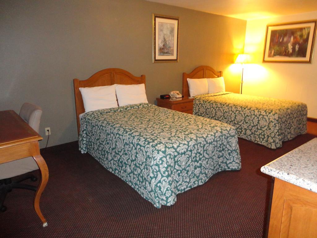 Garden Inn And Suites Silsbee Δωμάτιο φωτογραφία